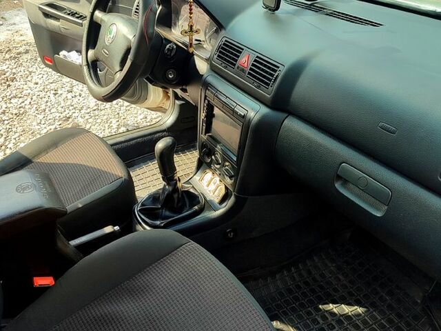 Серый Шкода Октавия, объемом двигателя 1.6 л и пробегом 428 тыс. км за 5000 $, фото 3 на Automoto.ua