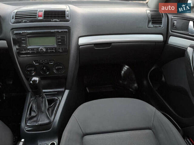 Сірий Шкода Октавія, об'ємом двигуна 1.6 л та пробігом 250 тис. км за 3850 $, фото 51 на Automoto.ua