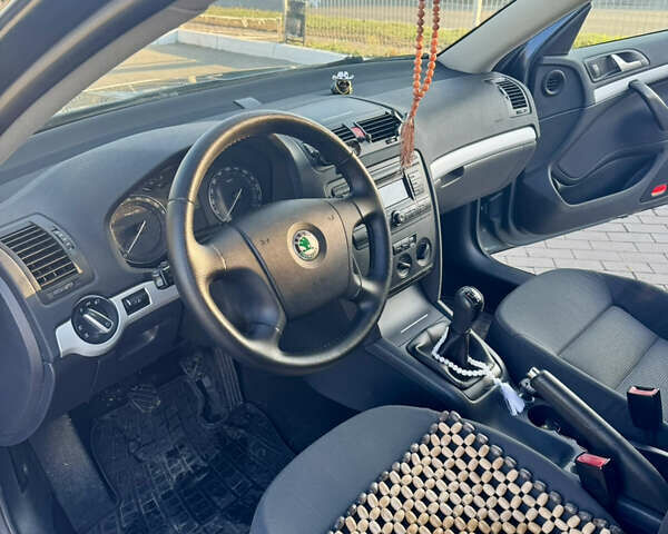 Серый Шкода Октавия, объемом двигателя 1.6 л и пробегом 221 тыс. км за 6100 $, фото 18 на Automoto.ua