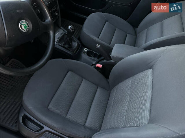 Сірий Шкода Октавія, об'ємом двигуна 1.6 л та пробігом 281 тис. км за 5500 $, фото 4 на Automoto.ua