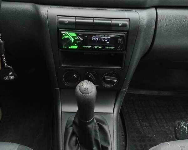 Серый Шкода Октавия, объемом двигателя 1.6 л и пробегом 255 тыс. км за 4200 $, фото 45 на Automoto.ua