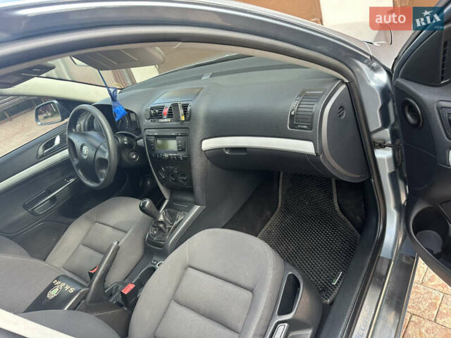 Серый Шкода Октавия, объемом двигателя 1.6 л и пробегом 239 тыс. км за 5800 $, фото 9 на Automoto.ua