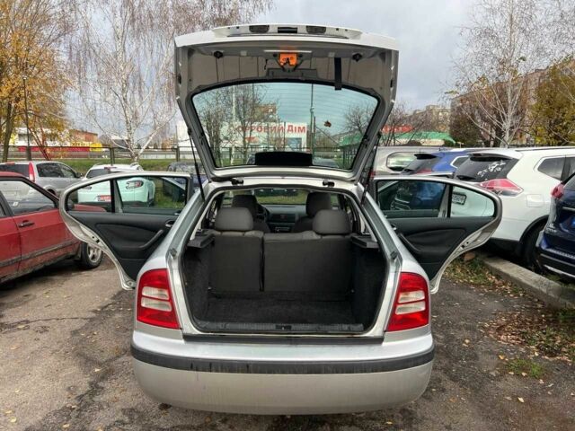 Серый Шкода Октавия, объемом двигателя 1.6 л и пробегом 280 тыс. км за 4500 $, фото 6 на Automoto.ua