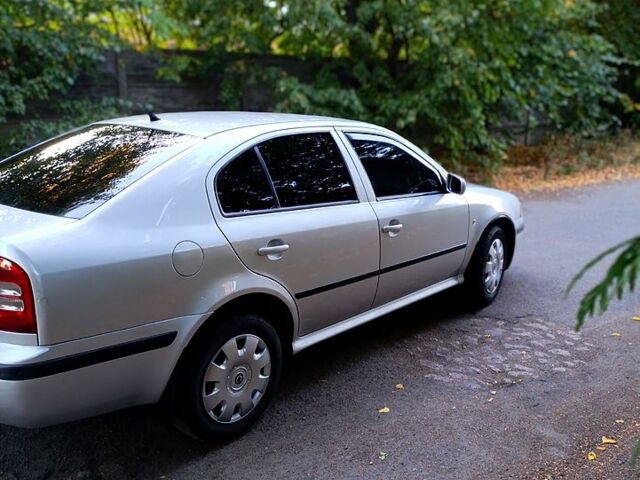 Шкода Октавия 2005 в Золотоноше на Automoto.ua Серый Шкода Октавия, объемом двигателя 1.6 л и пробегом 288 тыс. км за 4950 $, фото 1 на Automoto.ua