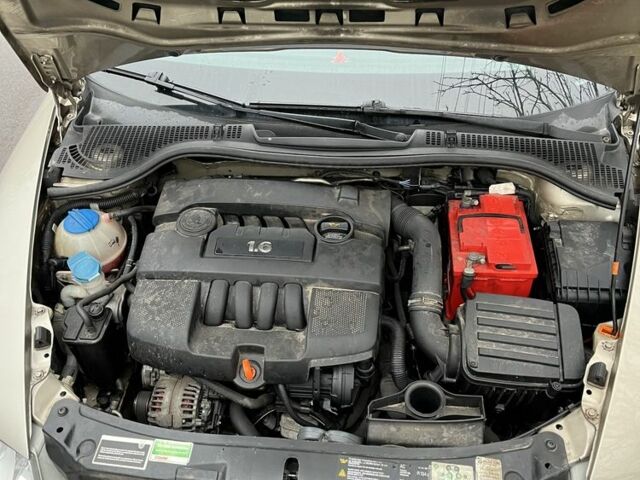 Сірий Шкода Октавія, об'ємом двигуна 1.6 л та пробігом 260 тис. км за 3999 $, фото 5 на Automoto.ua