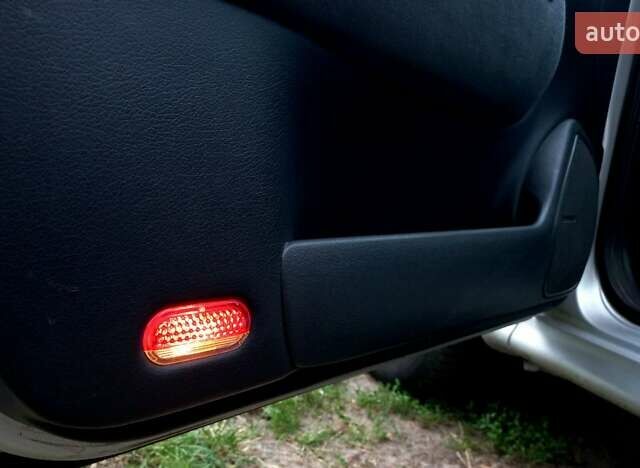 Серый Шкода Октавия, объемом двигателя 1.6 л и пробегом 255 тыс. км за 4200 $, фото 44 на Automoto.ua