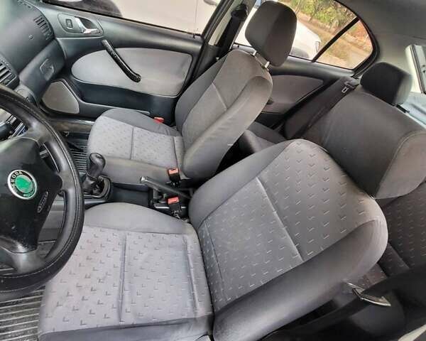 Сірий Шкода Октавія, об'ємом двигуна 1.6 л та пробігом 293 тис. км за 5000 $, фото 7 на Automoto.ua