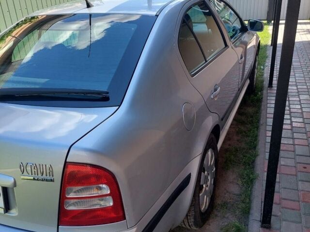 Серый Шкода Октавия, объемом двигателя 1.6 л и пробегом 329 тыс. км за 5000 $, фото 4 на Automoto.ua