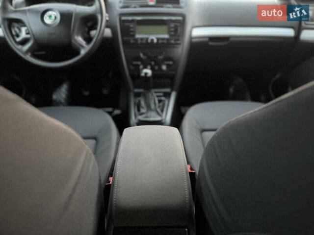 Сірий Шкода Октавія, об'ємом двигуна 1.6 л та пробігом 250 тис. км за 3850 $, фото 44 на Automoto.ua