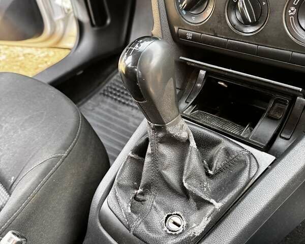 Серый Шкода Октавия, объемом двигателя 1.6 л и пробегом 374 тыс. км за 5900 $, фото 46 на Automoto.ua