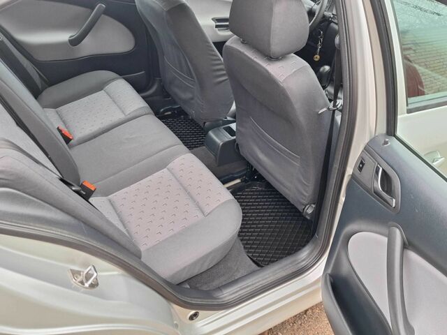 Серый Шкода Октавия, объемом двигателя 1.6 л и пробегом 148 тыс. км за 6100 $, фото 18 на Automoto.ua