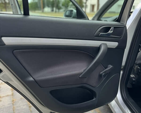 Шкода Октавия 2006 в Ахтырке на Automoto.ua Серый Шкода Октавия, объемом двигателя 1.6 л и пробегом 139 тыс. км за 6900 $, фото 19 на Automoto.ua