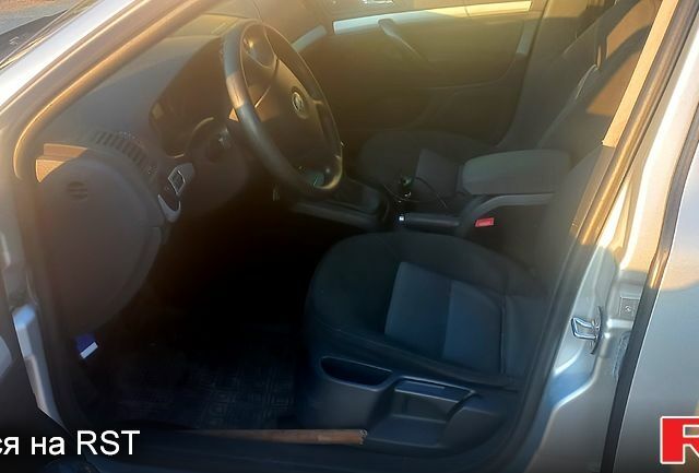 Шкода Октавія 2006 у Кропивницькому (Кіровограді) на Automoto.ua Сірий Шкода Октавія, об'ємом двигуна 1.6 л та пробігом 232 тис. км за 5700 $, фото 5 на Automoto.ua