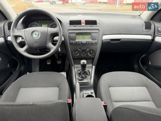 Серый Шкода Октавия, объемом двигателя 1.6 л и пробегом 173 тыс. км за 7199 $, фото 65 на Automoto.ua