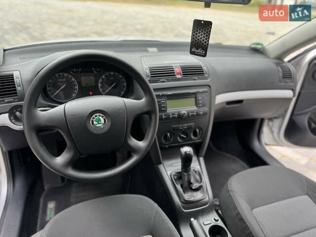 Шкода Октавия 2006 в Ахтырке на Automoto.ua Серый Шкода Октавия, объемом двигателя 1.6 л и пробегом 139 тыс. км за 6900 $, фото 15 на Automoto.ua