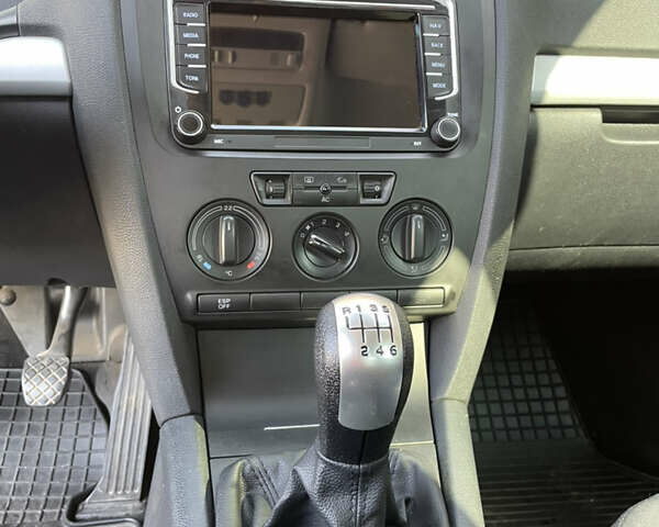 Сірий Шкода Октавія, об'ємом двигуна 2 л та пробігом 302 тис. км за 6100 $, фото 28 на Automoto.ua