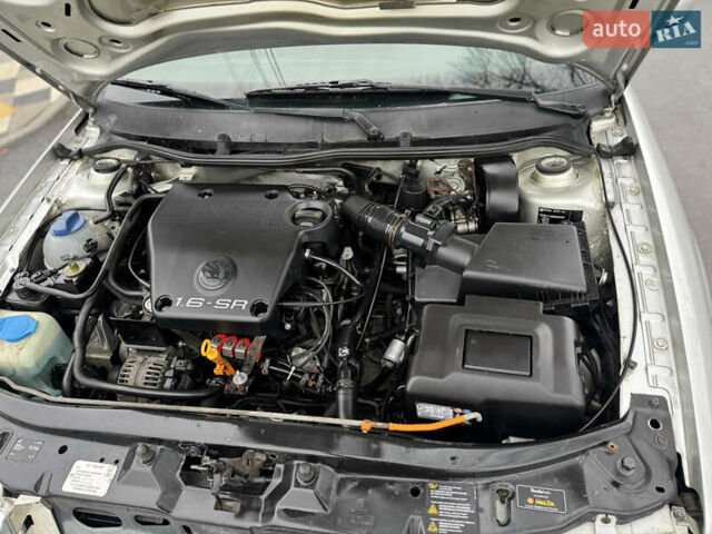 Сірий Шкода Октавія, об'ємом двигуна 1.6 л та пробігом 261 тис. км за 4800 $, фото 23 на Automoto.ua