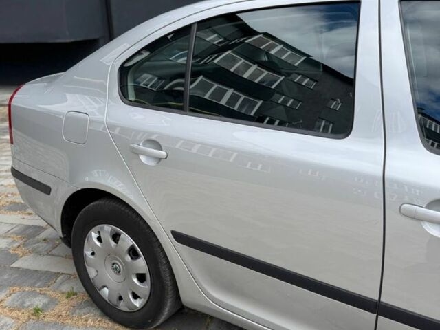 Серый Шкода Октавия, объемом двигателя 1.6 л и пробегом 139 тыс. км за 6900 $, фото 3 на Automoto.ua