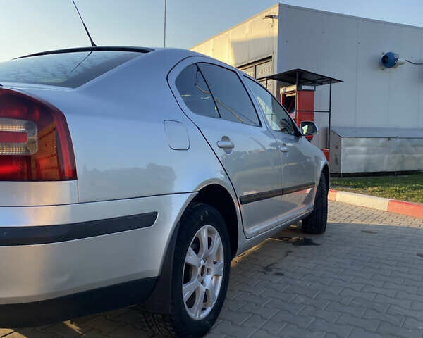 Шкода Октавия 2006 в Черновцах на Automoto.ua Серый Шкода Октавия, объемом двигателя 1.97 л и пробегом 250 тыс. км за 5800 $, фото 3 на Automoto.ua