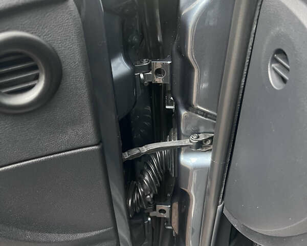 Сірий Шкода Октавія, об'ємом двигуна 1.6 л та пробігом 238 тис. км за 7700 $, фото 16 на Automoto.ua