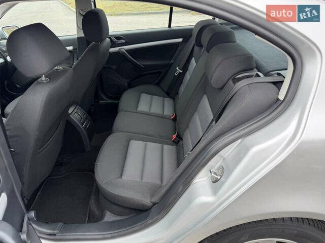 Серый Шкода Октавия, объемом двигателя 1.6 л и пробегом 173 тыс. км за 7199 $, фото 60 на Automoto.ua