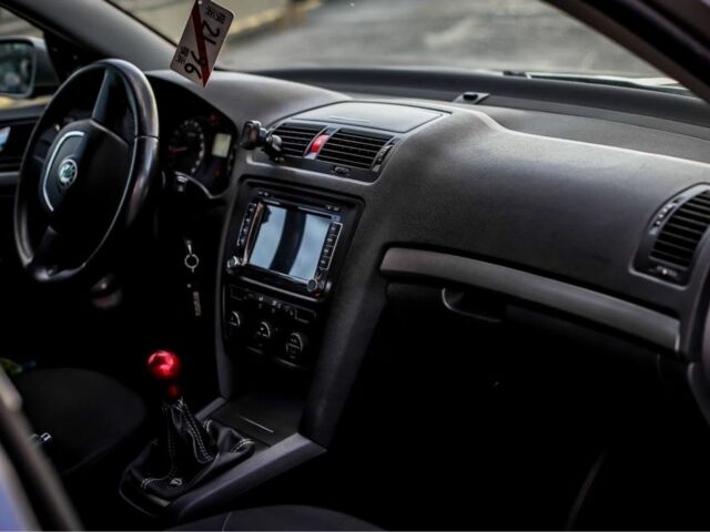 Сірий Шкода Октавія, об'ємом двигуна 2 л та пробігом 275 тис. км за 6800 $, фото 4 на Automoto.ua