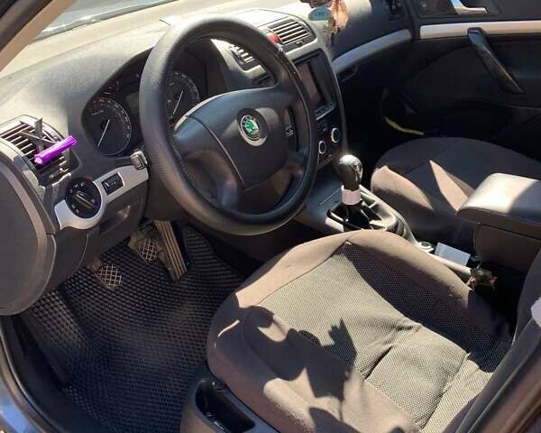 Серый Шкода Октавия, объемом двигателя 1.6 л и пробегом 216 тыс. км за 5200 $, фото 6 на Automoto.ua