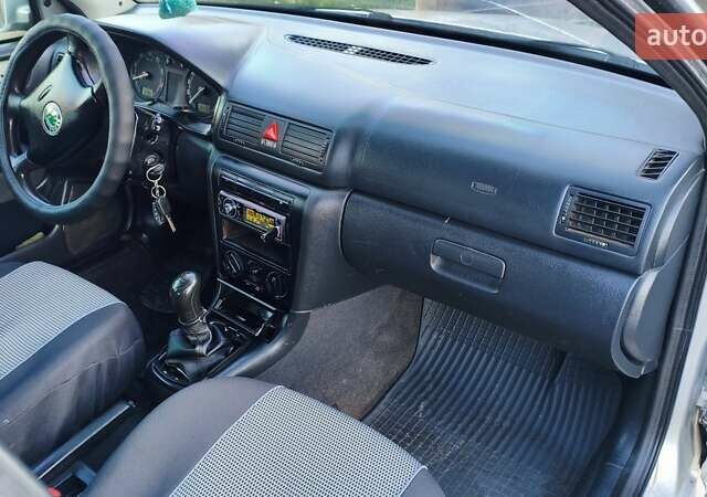 Серый Шкода Октавия, объемом двигателя 1.6 л и пробегом 406 тыс. км за 3111 $, фото 12 на Automoto.ua