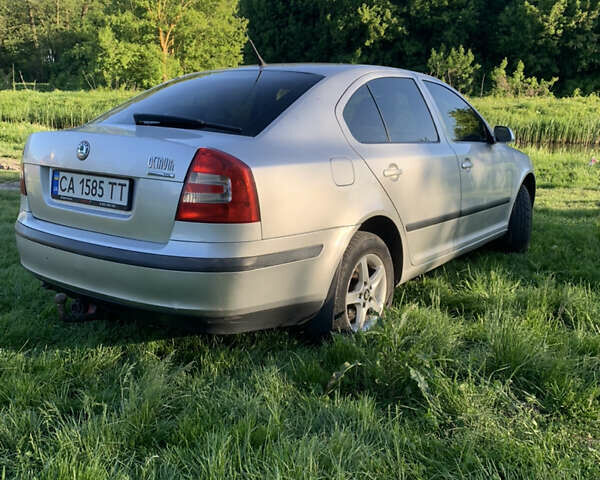 Серый Шкода Октавия, объемом двигателя 1.9 л и пробегом 300 тыс. км за 5500 $, фото 4 на Automoto.ua