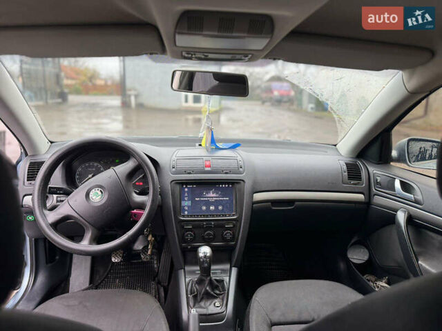 Серый Шкода Октавия, объемом двигателя 1.6 л и пробегом 190 тыс. км за 5600 $, фото 7 на Automoto.ua