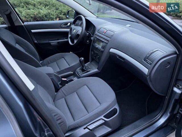 Сірий Шкода Октавія, об'ємом двигуна 1.6 л та пробігом 131 тис. км за 7100 $, фото 31 на Automoto.ua