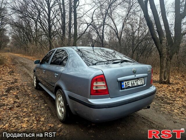 Серый Шкода Октавия, объемом двигателя 1.6 л и пробегом 222 тыс. км за 3700 $, фото 3 на Automoto.ua
