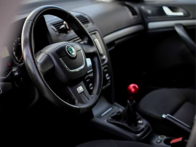 Сірий Шкода Октавія, об'ємом двигуна 2 л та пробігом 275 тис. км за 6800 $, фото 3 на Automoto.ua