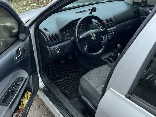 Серый Шкода Октавия, объемом двигателя 1.6 л и пробегом 285 тыс. км за 4000 $, фото 4 на Automoto.ua