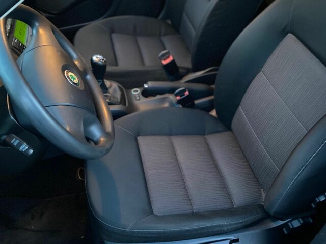 Серый Шкода Октавия, объемом двигателя 1.6 л и пробегом 213 тыс. км за 6300 $, фото 18 на Automoto.ua