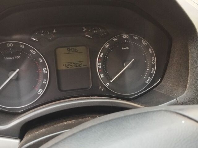 Сірий Шкода Октавія, об'ємом двигуна 0 л та пробігом 423 тис. км за 3150 $, фото 6 на Automoto.ua