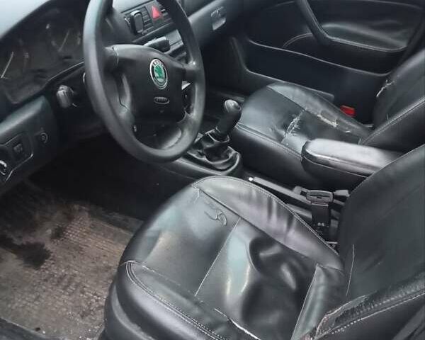 Сірий Шкода Октавія, об'ємом двигуна 1.6 л та пробігом 300 тис. км за 4900 $, фото 1 на Automoto.ua