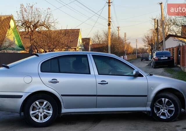 Серый Шкода Октавия, объемом двигателя 1.6 л и пробегом 406 тыс. км за 3111 $, фото 3 на Automoto.ua