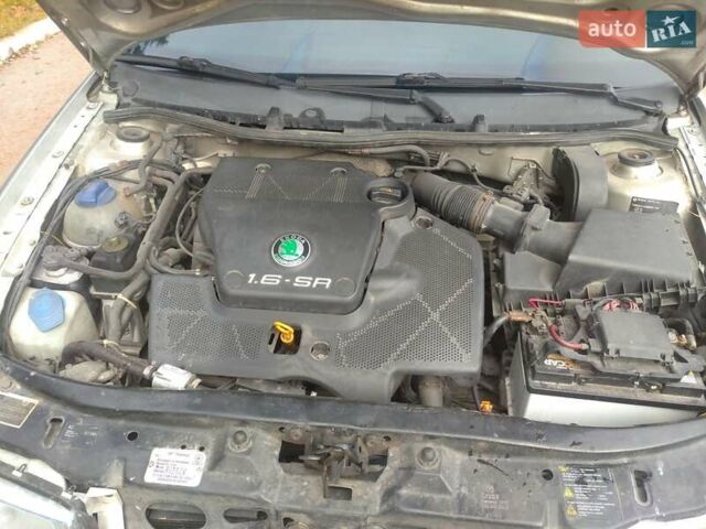 Серый Шкода Октавия, объемом двигателя 1.6 л и пробегом 360 тыс. км за 3500 $, фото 5 на Automoto.ua