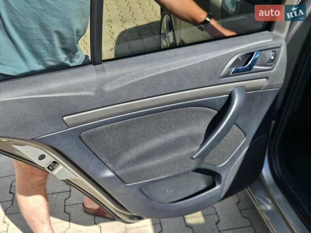 Серый Шкода Октавия, объемом двигателя 1.97 л и пробегом 196 тыс. км за 7000 $, фото 16 на Automoto.ua