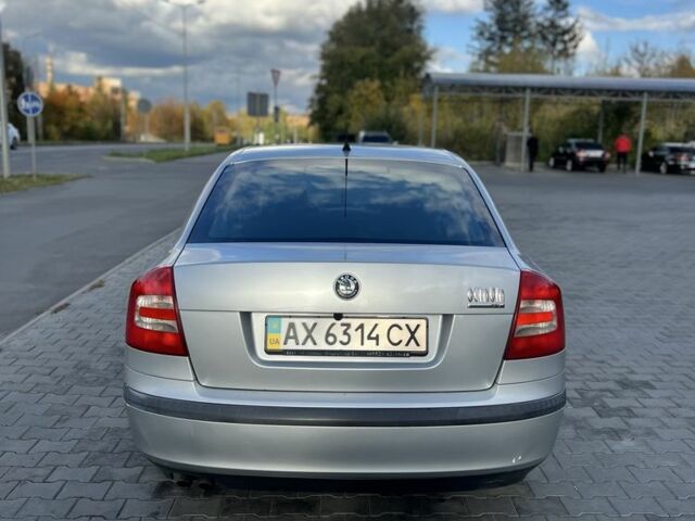 Сірий Шкода Октавія, об'ємом двигуна 2 л та пробігом 381 тис. км за 4900 $, фото 4 на Automoto.ua