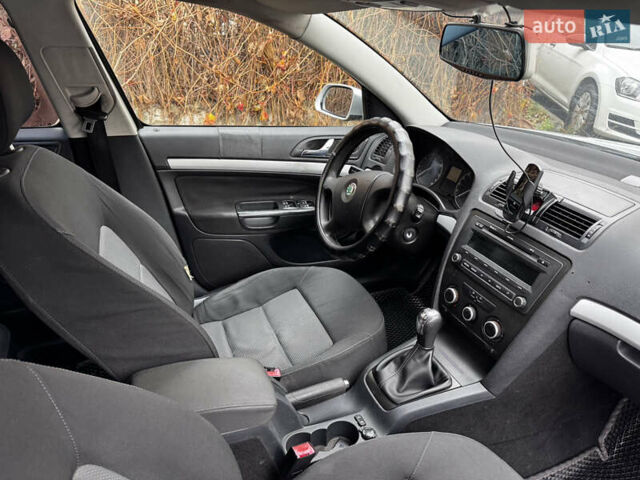 Серый Шкода Октавия, объемом двигателя 1.98 л и пробегом 272 тыс. км за 3200 $, фото 7 на Automoto.ua