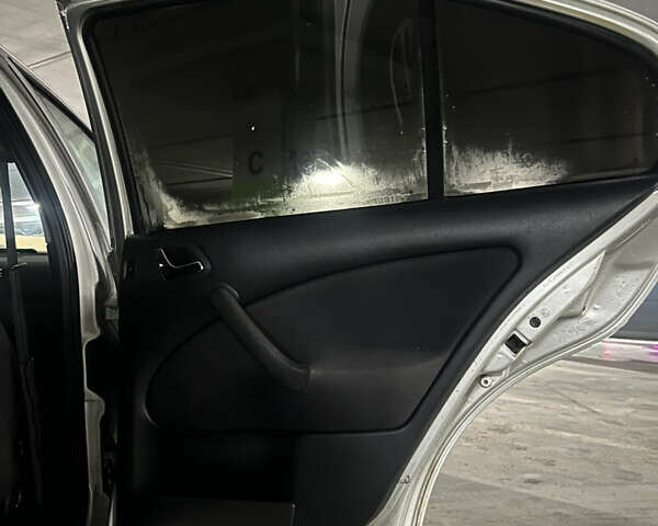 Шкода Октавія 2006 у Львові на Automoto.ua Сірий Шкода Октавія, об'ємом двигуна 1.8 л та пробігом 346 тис. км за 6000 $, фото 29 на Automoto.ua