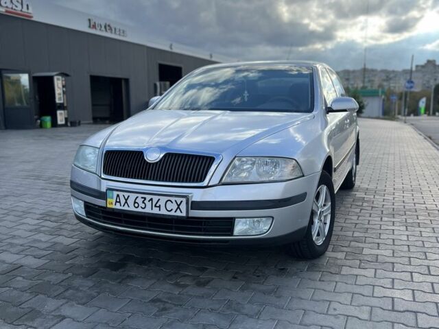 Сірий Шкода Октавія, об'ємом двигуна 2 л та пробігом 381 тис. км за 4900 $, фото 2 на Automoto.ua