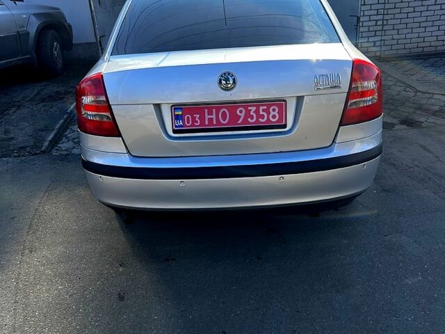 Серый Шкода Октавия, объемом двигателя 1.6 л и пробегом 258 тыс. км за 6200 $, фото 2 на Automoto.ua