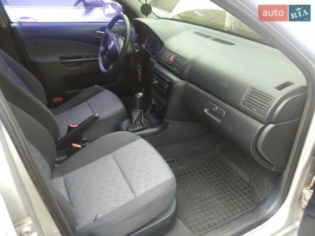 Серый Шкода Октавия, объемом двигателя 1.6 л и пробегом 360 тыс. км за 3500 $, фото 13 на Automoto.ua