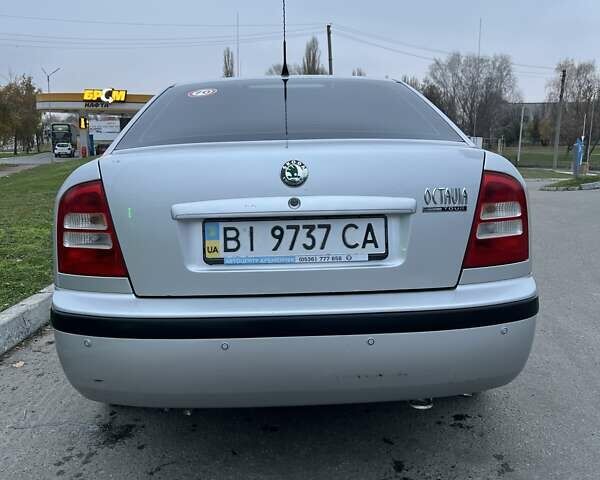 Серый Шкода Октавия, объемом двигателя 1.6 л и пробегом 252 тыс. км за 4300 $, фото 2 на Automoto.ua