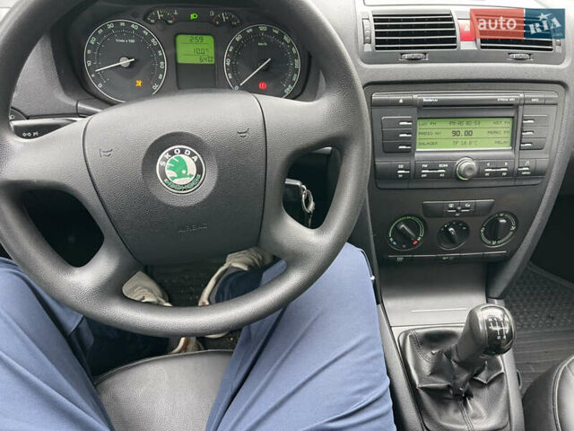 Сірий Шкода Октавія, об'ємом двигуна 1.6 л та пробігом 268 тис. км за 4999 $, фото 16 на Automoto.ua