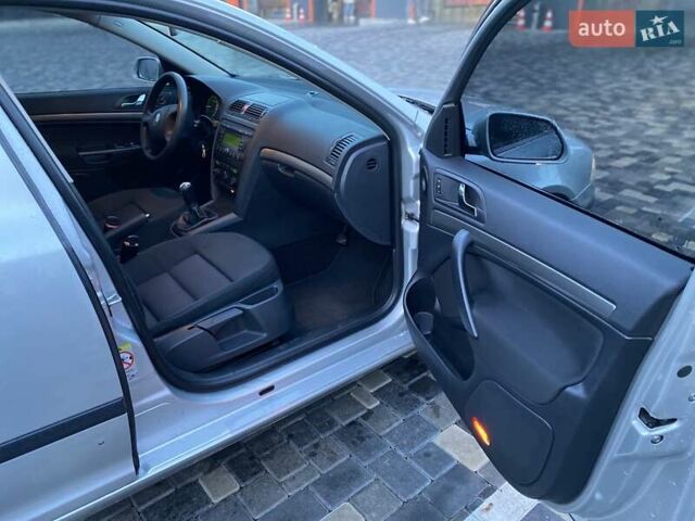 Серый Шкода Октавия, объемом двигателя 1.6 л и пробегом 213 тыс. км за 6300 $, фото 14 на Automoto.ua