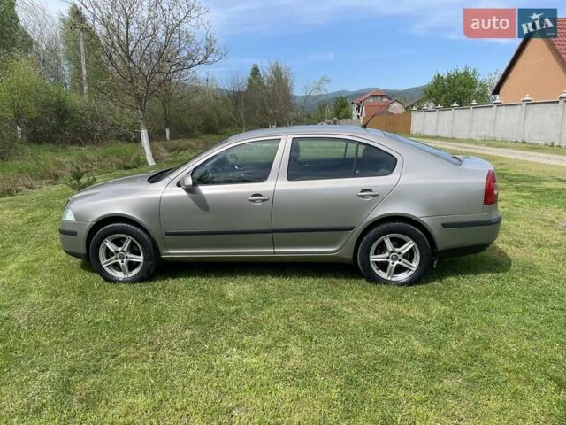 Серый Шкода Октавия, объемом двигателя 2 л и пробегом 247 тыс. км за 5300 $, фото 7 на Automoto.ua